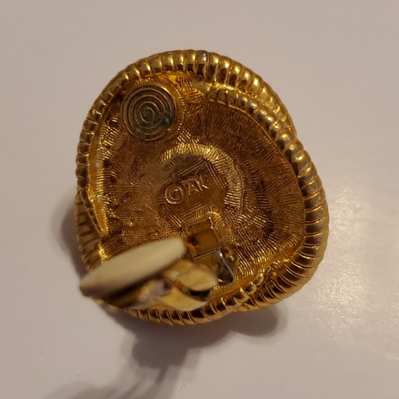 Anne Klein pearl and gold finish Clip earrings - Picture 4 of 4